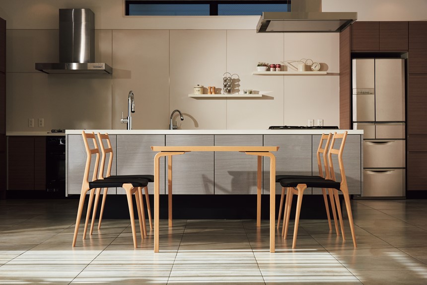 頑丈なのに、フレームが細くて軽量のダイニングチェア【天童木工