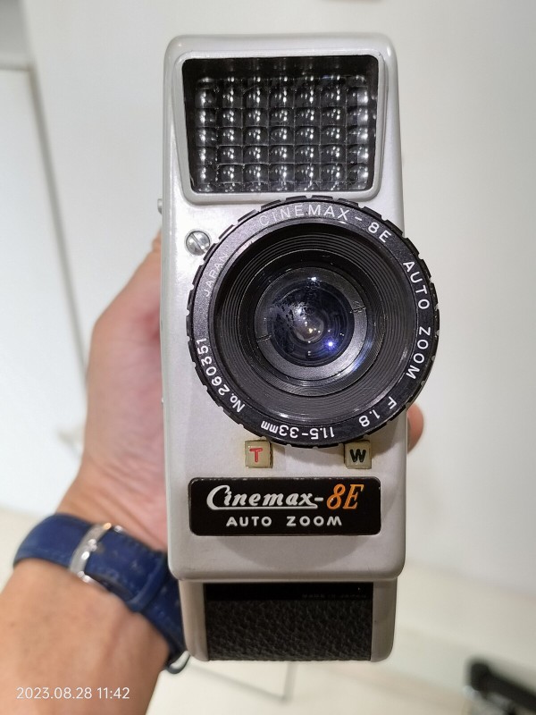 1960/昭和35年/瓜生精機/Cinemax 8E AUTO ZOOM/TTL測光/光学3倍ズーム