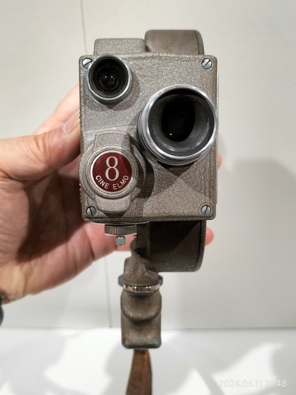1957/昭和32/ELMO/CINE ELMO 8-AA/国産2機種目の8mmカメラの8-Aの改良