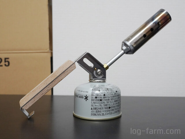 SnowPeakフォールディングトーチ】抜群の火力で湿った炭・薪も余裕で着火！