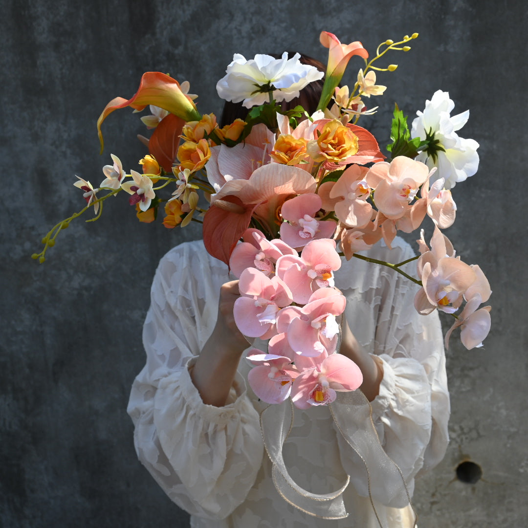 ピンク×オレンジの華やかブーケ