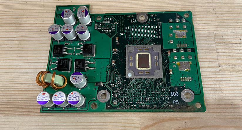 起動音は鳴るが起動しない】PowerMacG4の電源ユニット修理 | Mac修理