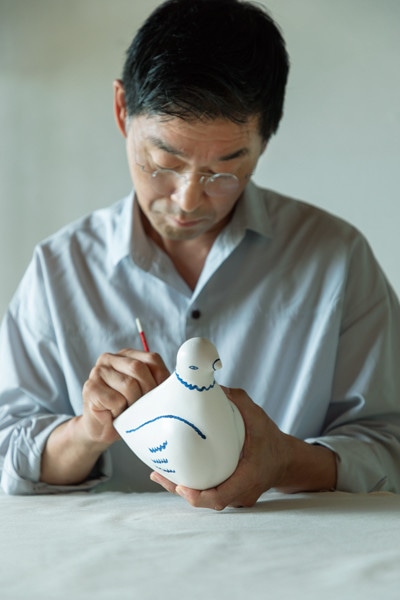 皆川 明による、愛おしい鳩のオブジェ。｜Lifestyle｜madameFIGARO.jp