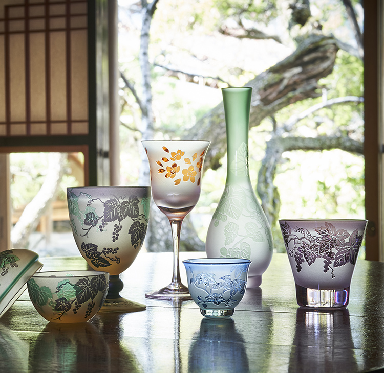 とうふ屋うかい】で感じる、涼し気な「太武朗工房 ガラス彫刻の世界