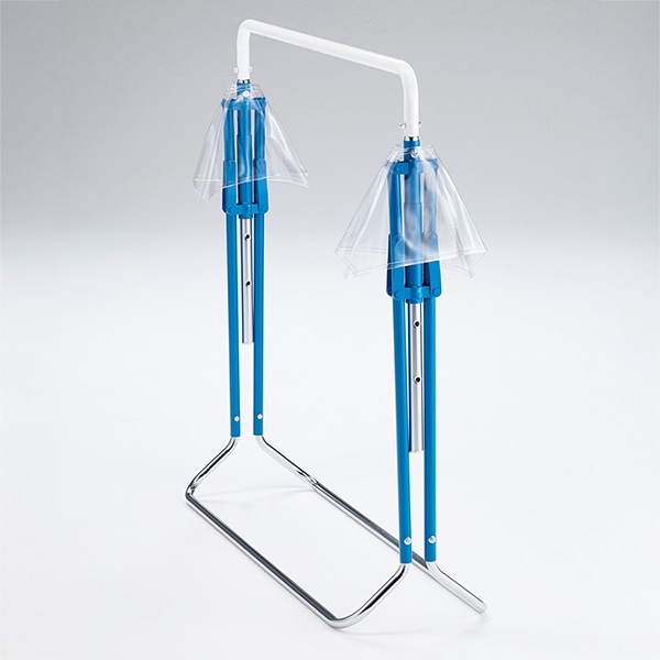 室内 鉄棒、体育体操マット、スケートボードセクション スケボーレール