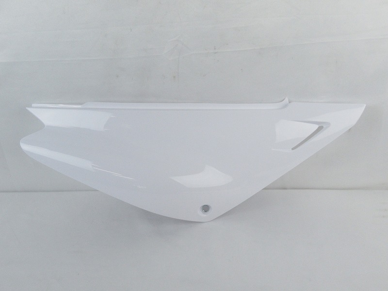 YAMAHA 純正 フィリピン仕様XTZ125 右サイドカバー[ホワイト] #1SB