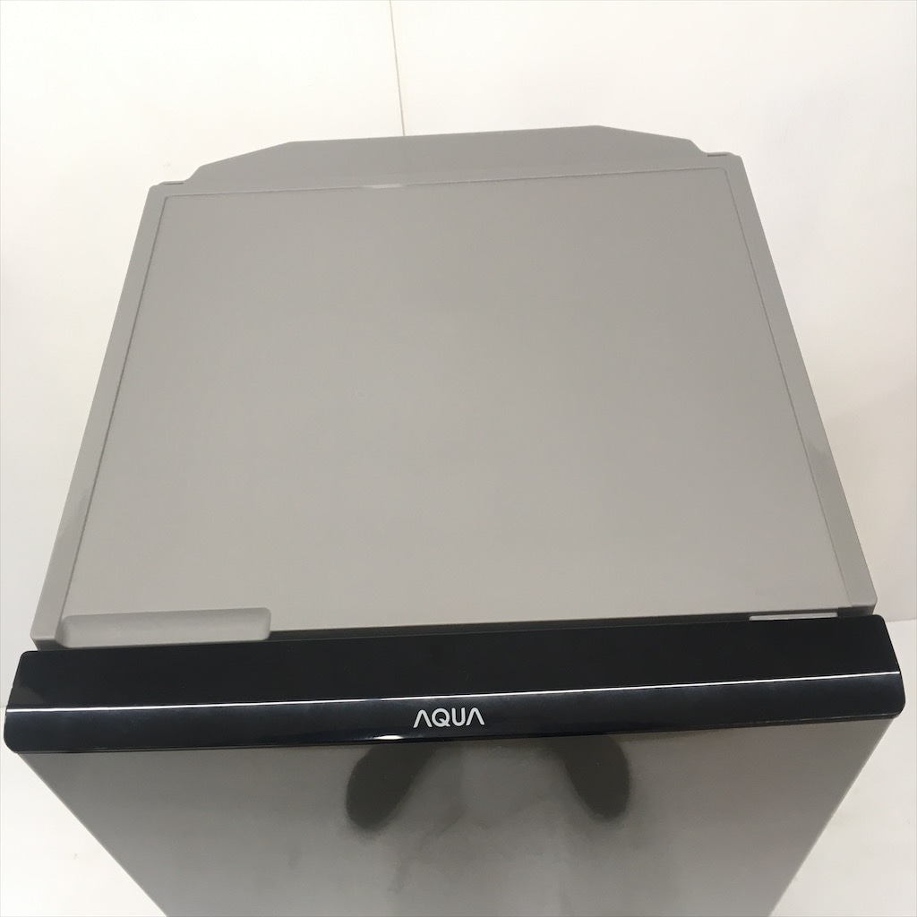 中古 高年式 126L スタイリッシュ 2ドア冷蔵庫 アクア AQR-J13J-S 2020