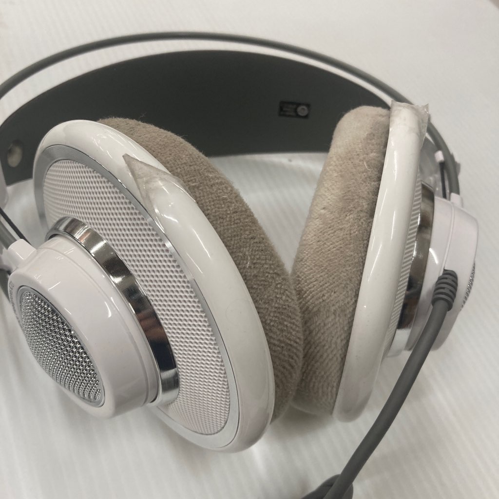 中古 AKG K701 開放型ヘッドホン ホワイト系 箱付き