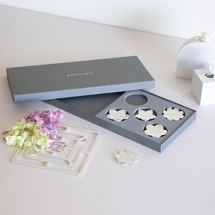 ありがとうギフト（KAGO - スクエア - S・箸置 - 花ばな)｜錫製雑貨