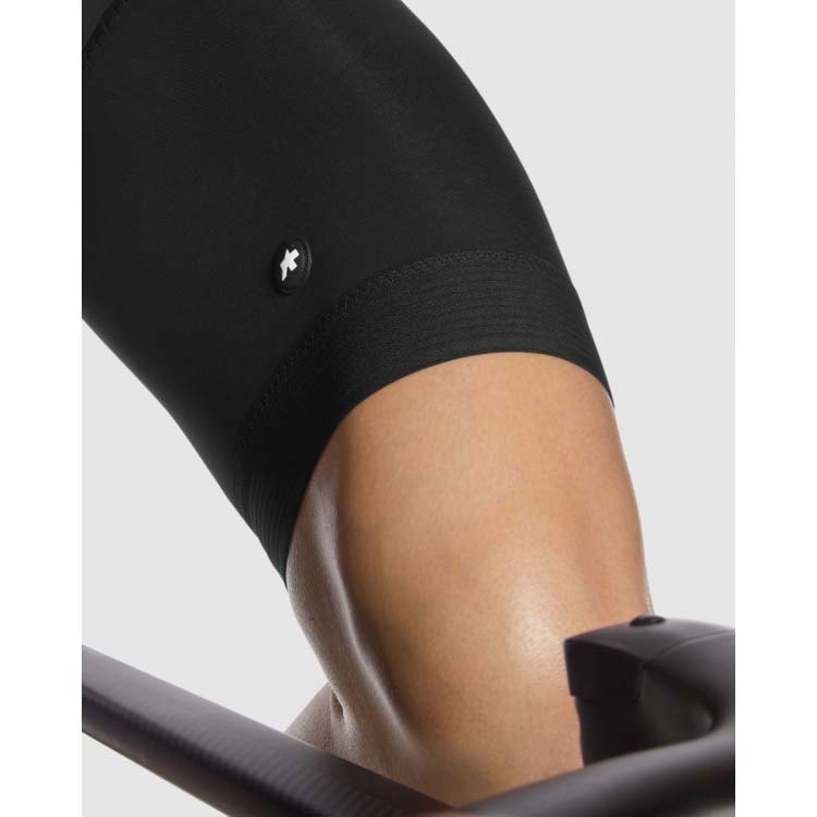 ASSOS〉EQUIPE RS SPRING FALL ビブショーツ S9 _BlackSeries | ASSOS