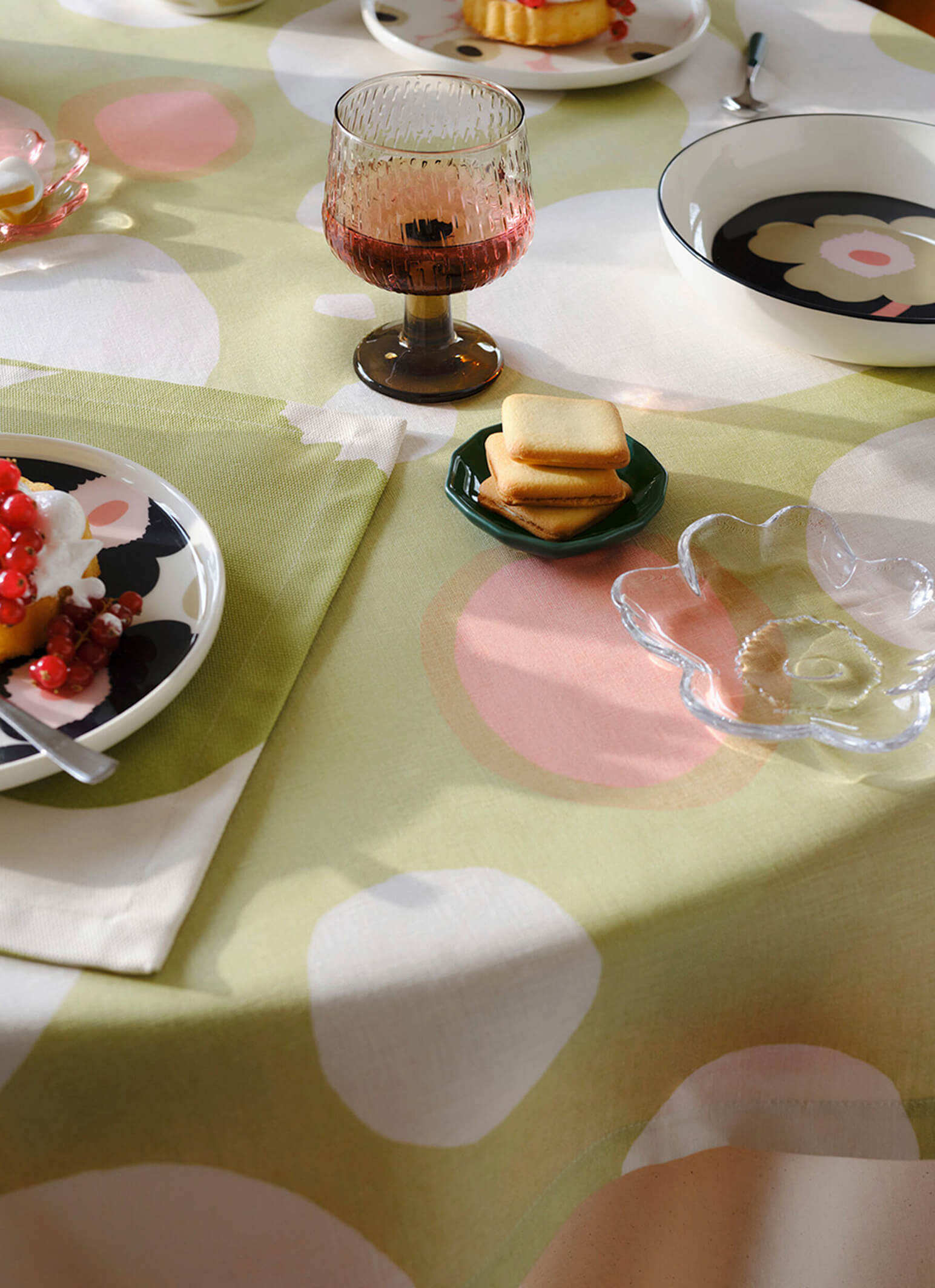 Unikko テーブルランナー | Maija Isola | Marimekko (マリメッコ