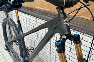 こんなん出来ちゃいました！ YETI ARC CARBON カスタム | 1989年創業の