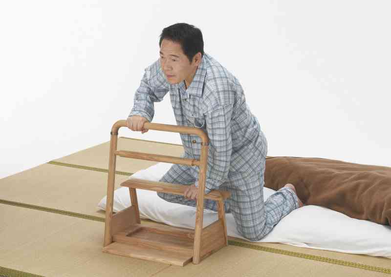 ふとんからの上がりに安心!『ふとん用手すり』 | フランスベッド【品番