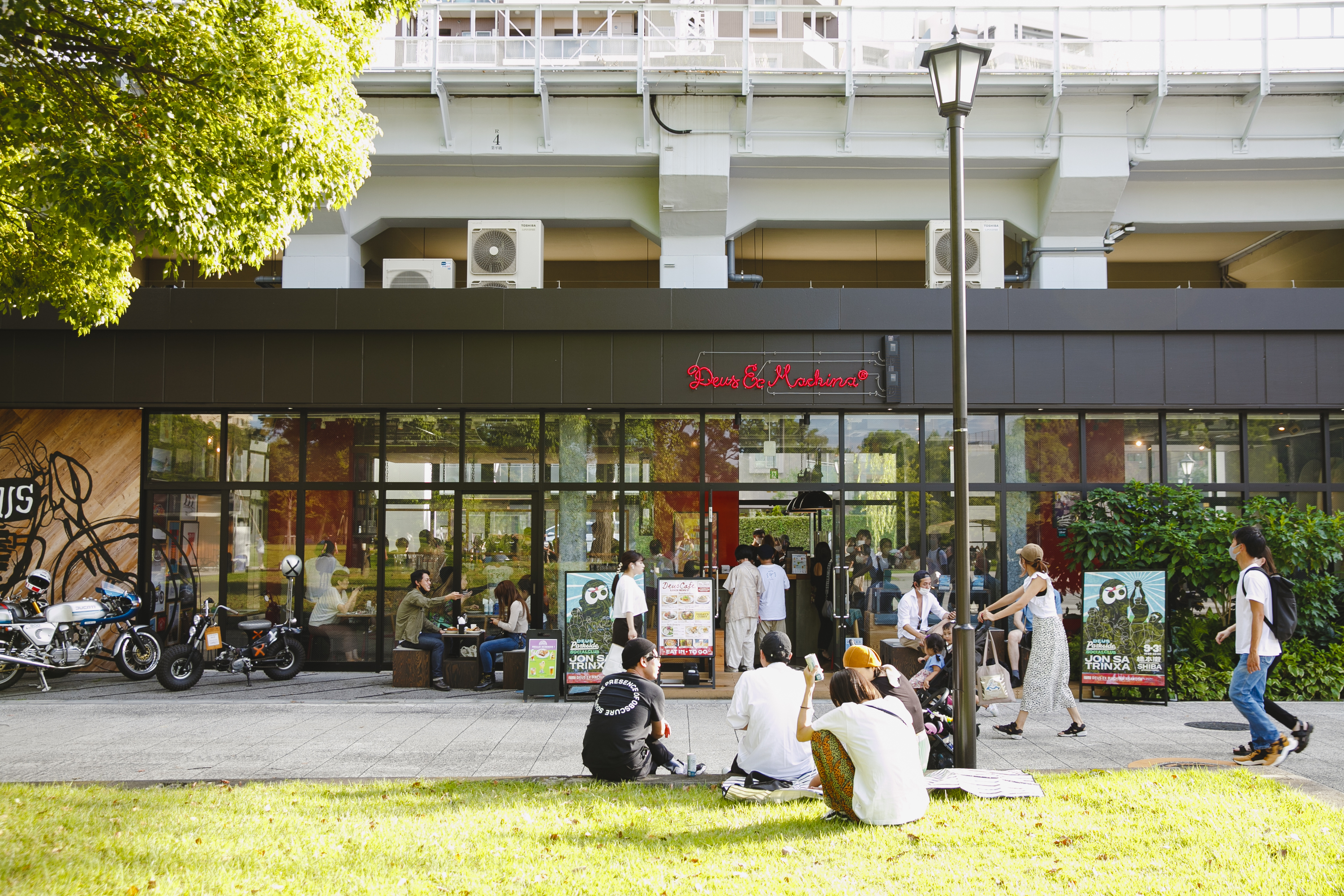 デウス エクス マキナ 浅草店