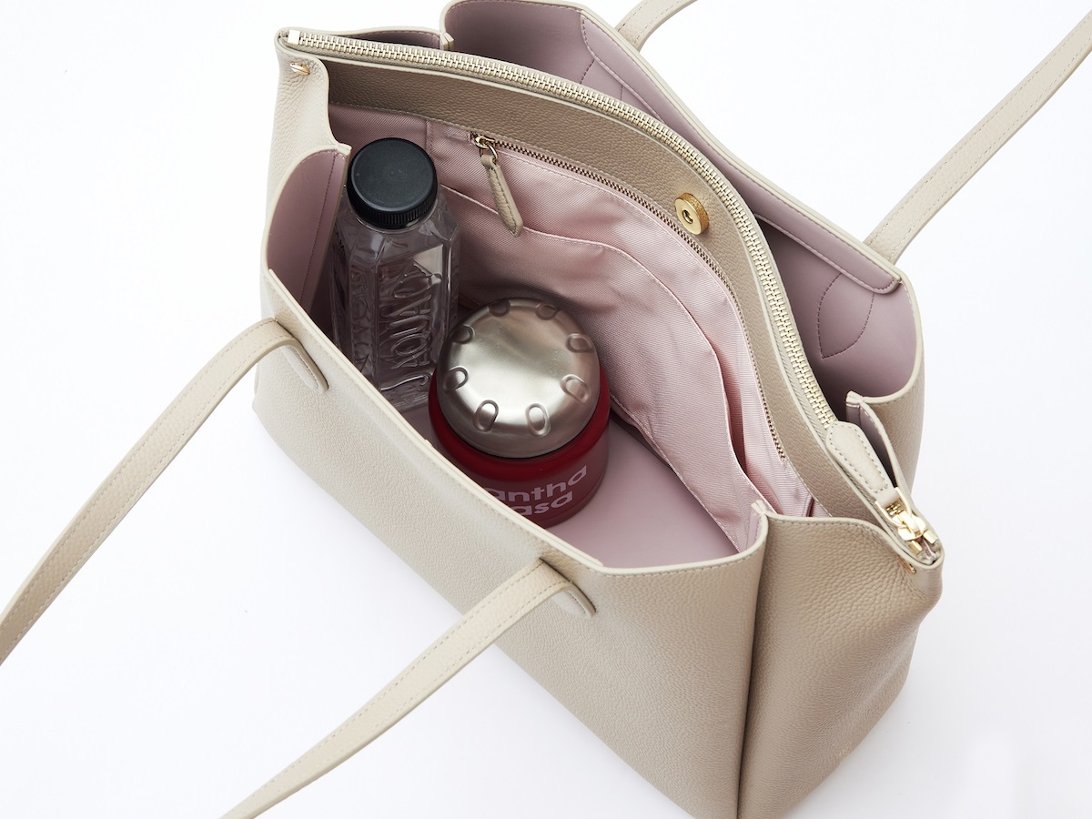 サマンサタバサ」が初めて“一般女性とのコラボバッグ”を発売 渋谷のIT