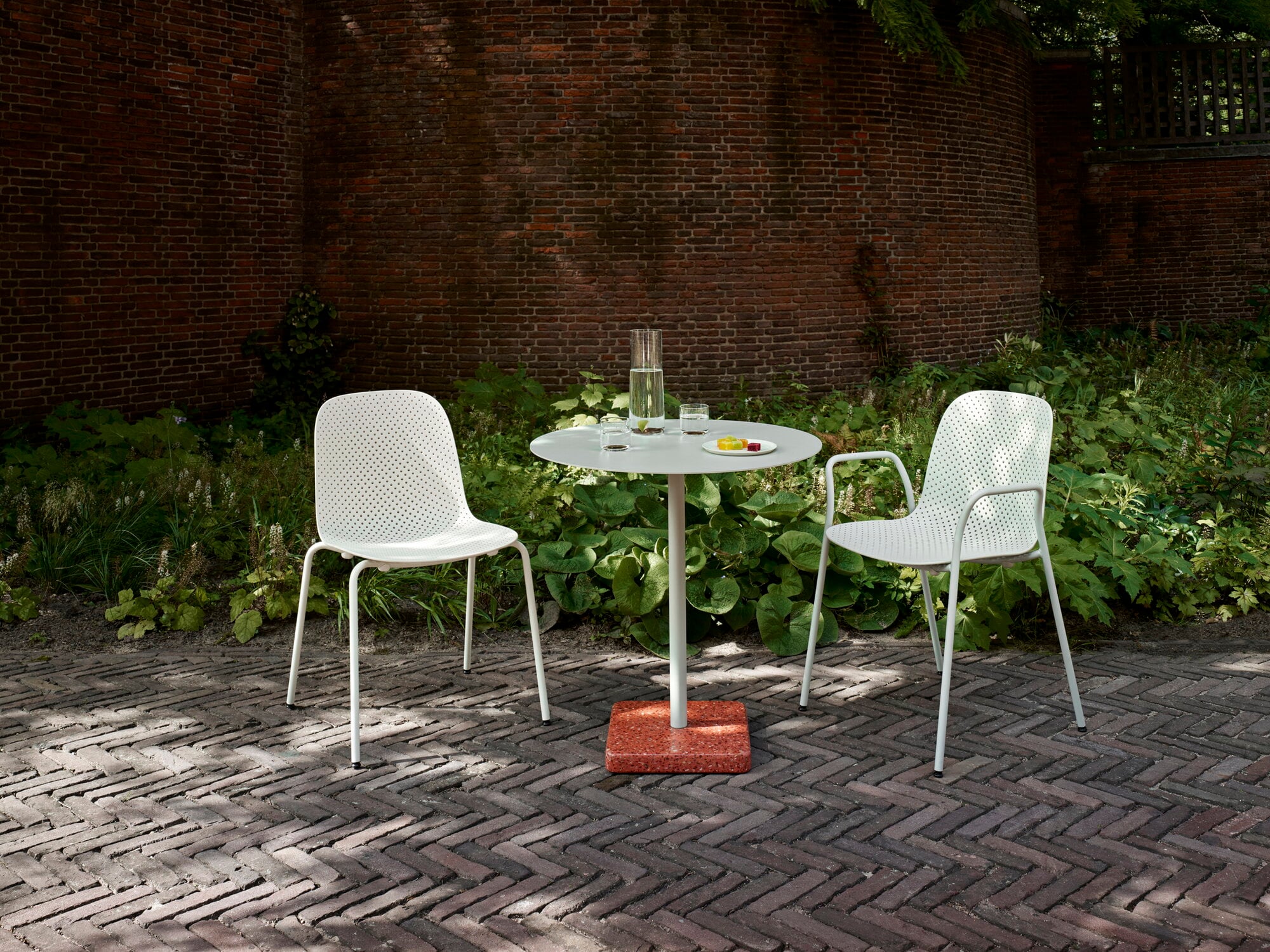 HAY Terrazzo table, 70 cm, anthracite – grey | Finnish Design Shop