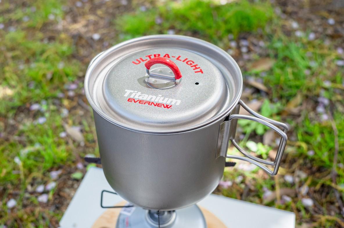 EVERNEWの「チタンマグポット900」が二人キャンプで大活躍