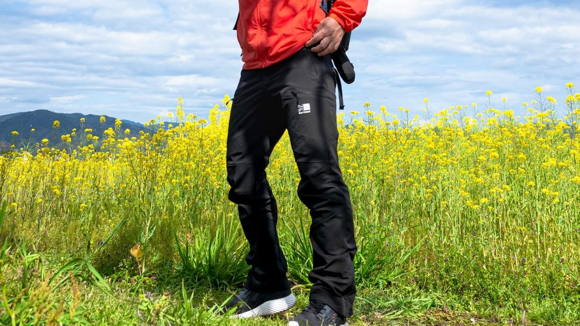カリマーの「ソフトシェルパンツ」がタフすぎる！ 天候が不安定な春の