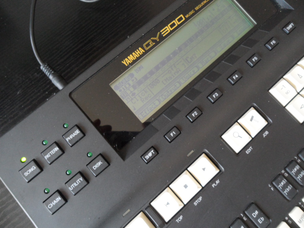 QY300 - Yamaha QY300 - Audiofanzine