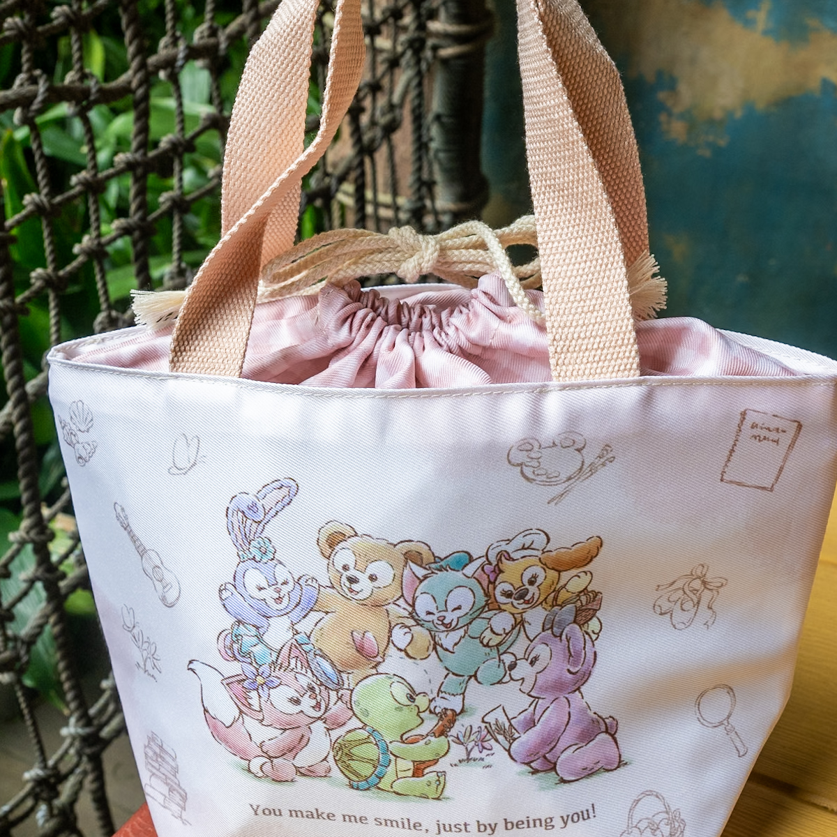 ダッフィー＆フレンズのウェア・スマイルズ・グロウ”デザイン！東京