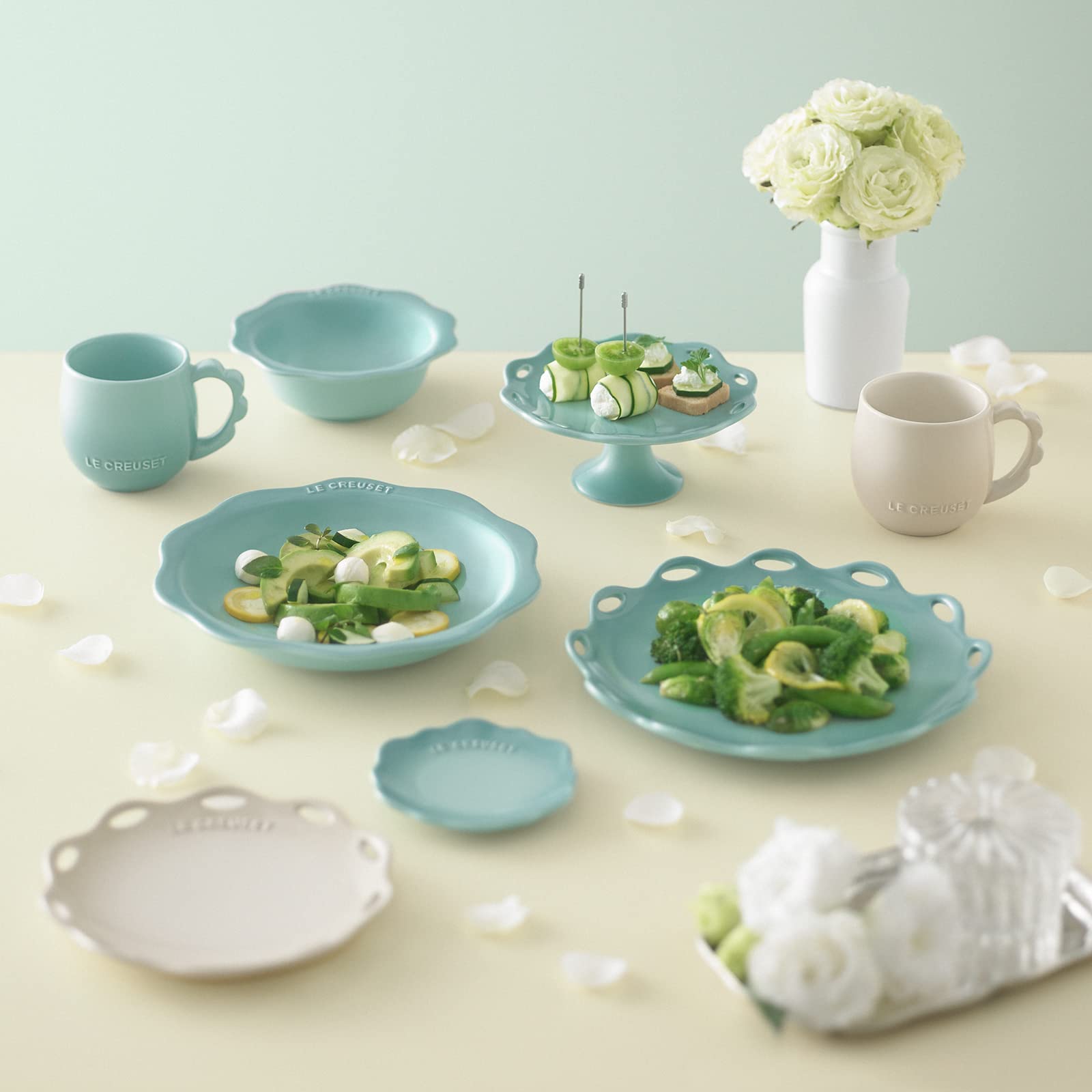 Amazon｜ル・クルーゼ(Le Creuset) フルール・レース・ケーキ スタンド