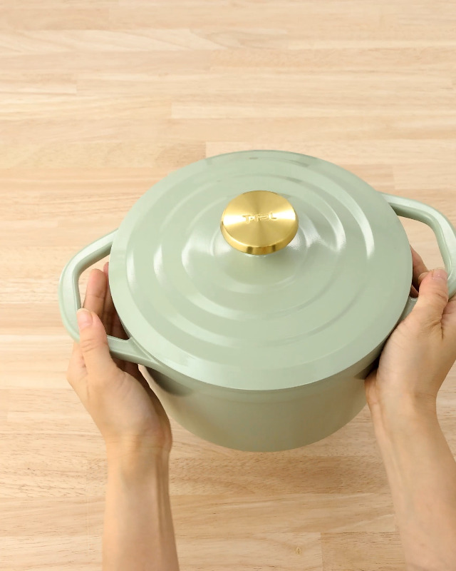 Amazon｜ティファール ココット鍋 20cm 両手鍋 無水調理 鋳物なのに