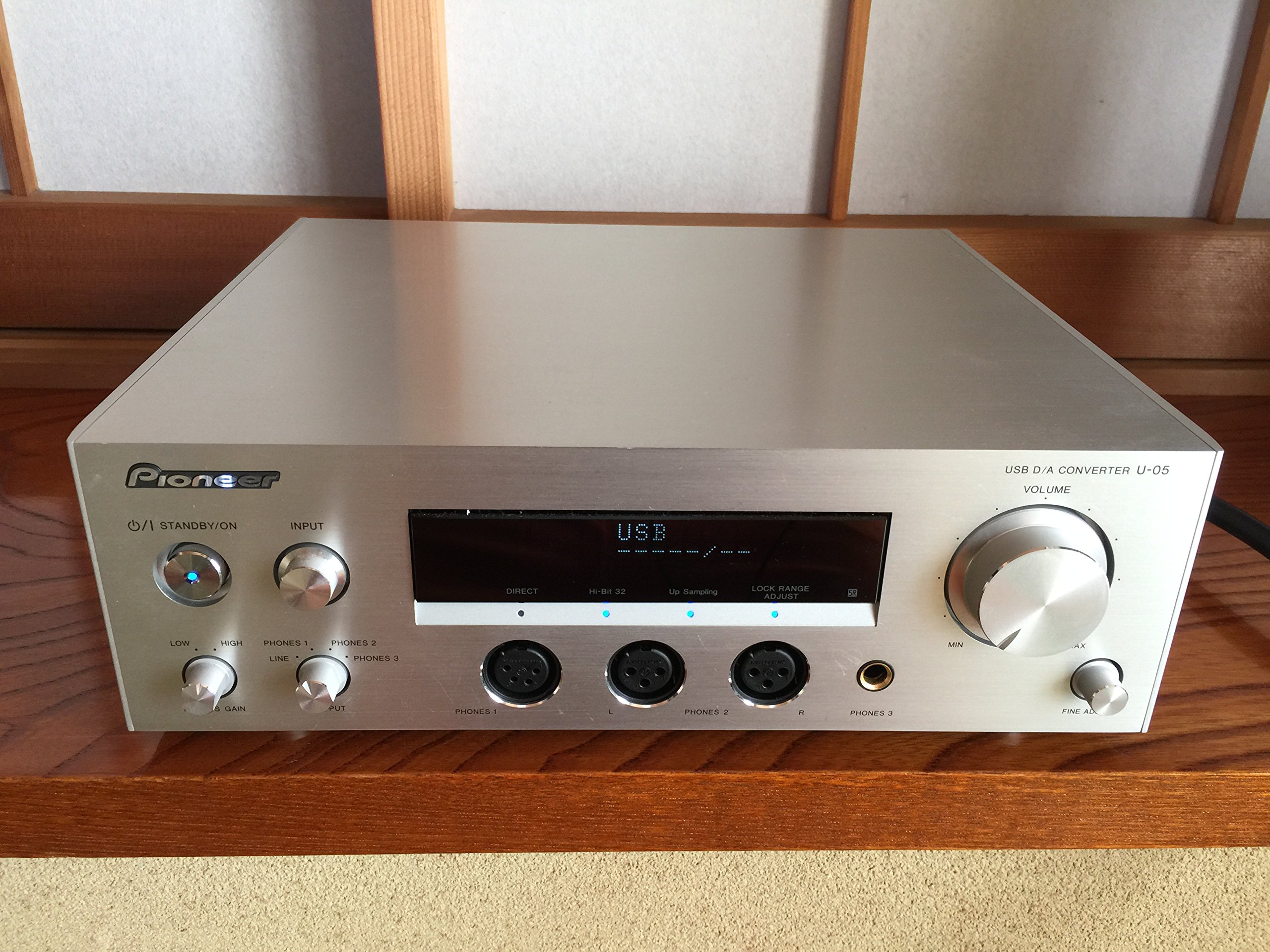 Amazon.co.jp: パイオニア USB DAC ヘッドホンアンプ内蔵 U-05 : 家電