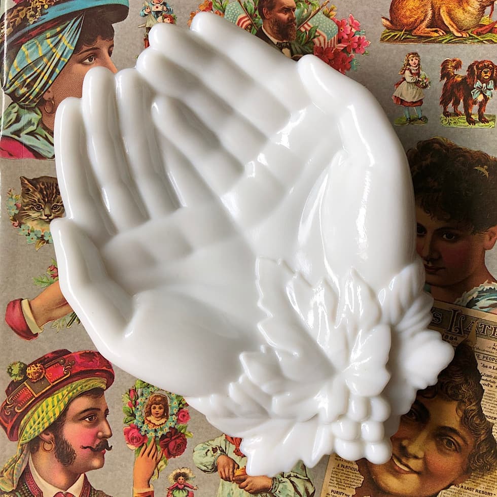 AVON ミルクガラス ハンドトレイ 両手 アンティーク 蚤の市 AVON