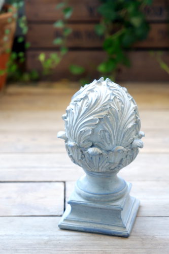 クラシカルな雰囲気のアーティチョークオブジェ | みどりの雑貨屋