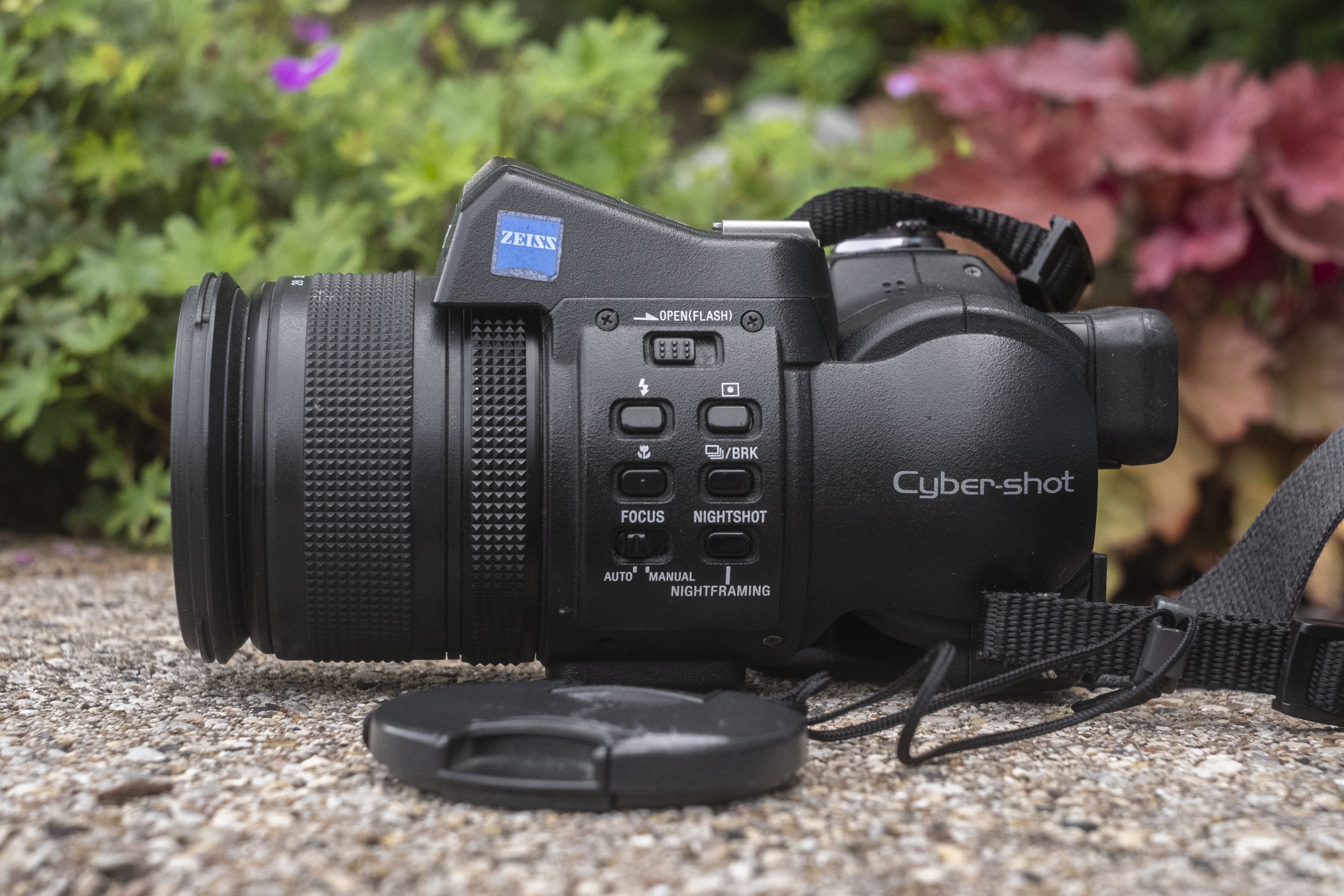 Sony CyberShot DSC-F828 (2003) - mike eckman dot com