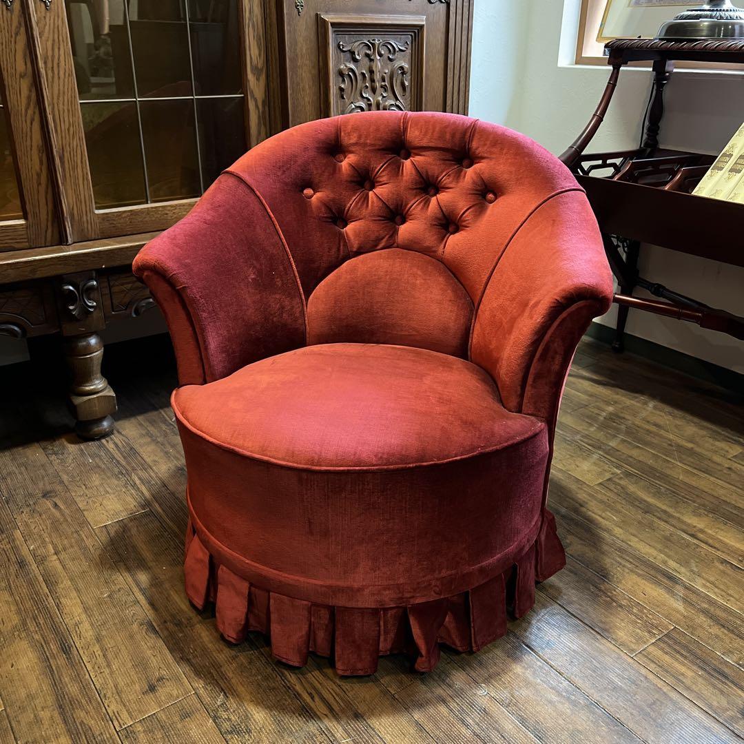 横浜ダニエル ティファ二ー 赤いベルベットの シングルソファ | Living