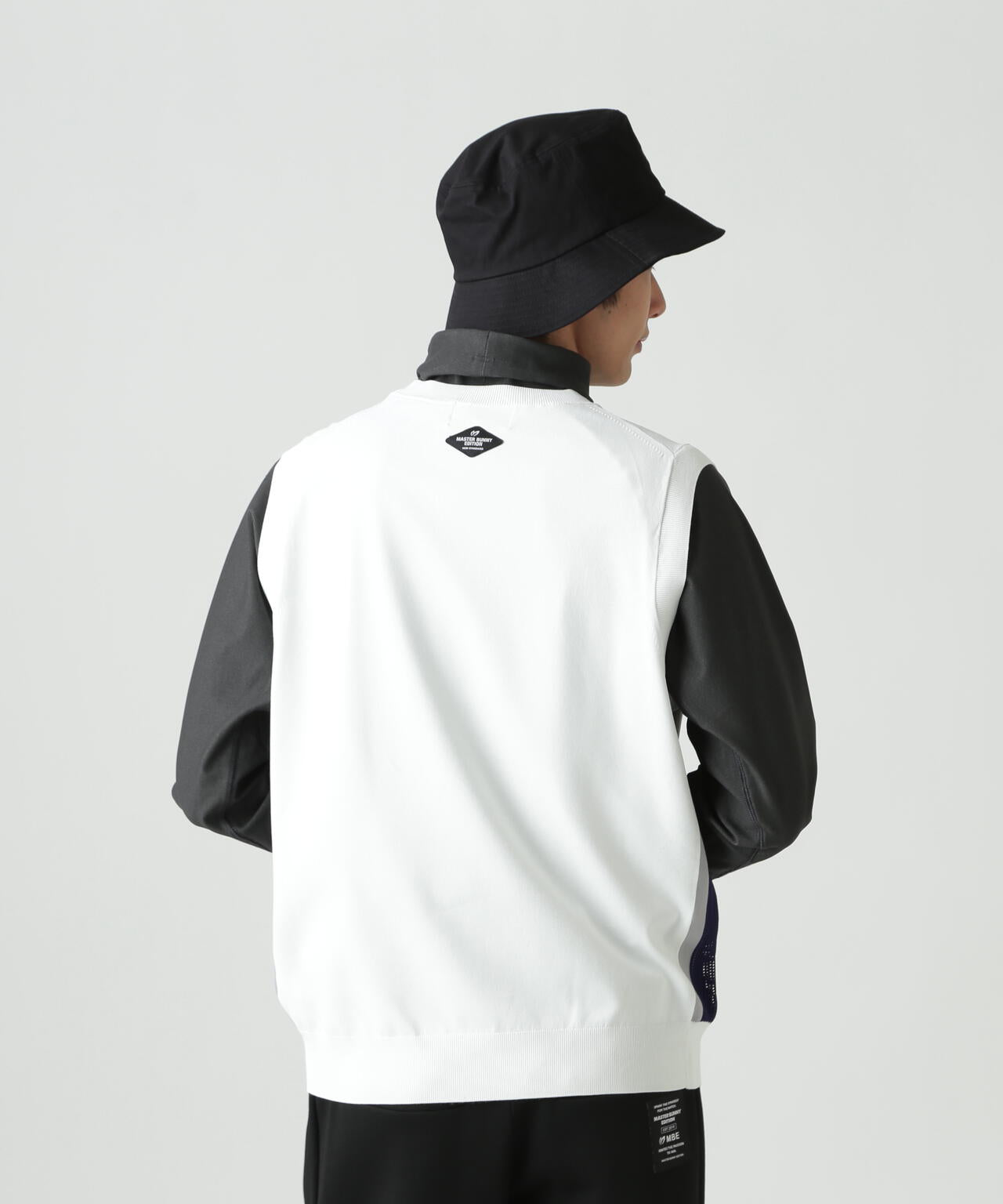 クルーネックニットベスト | MASTER BUNNY EDITION（マスターバニー