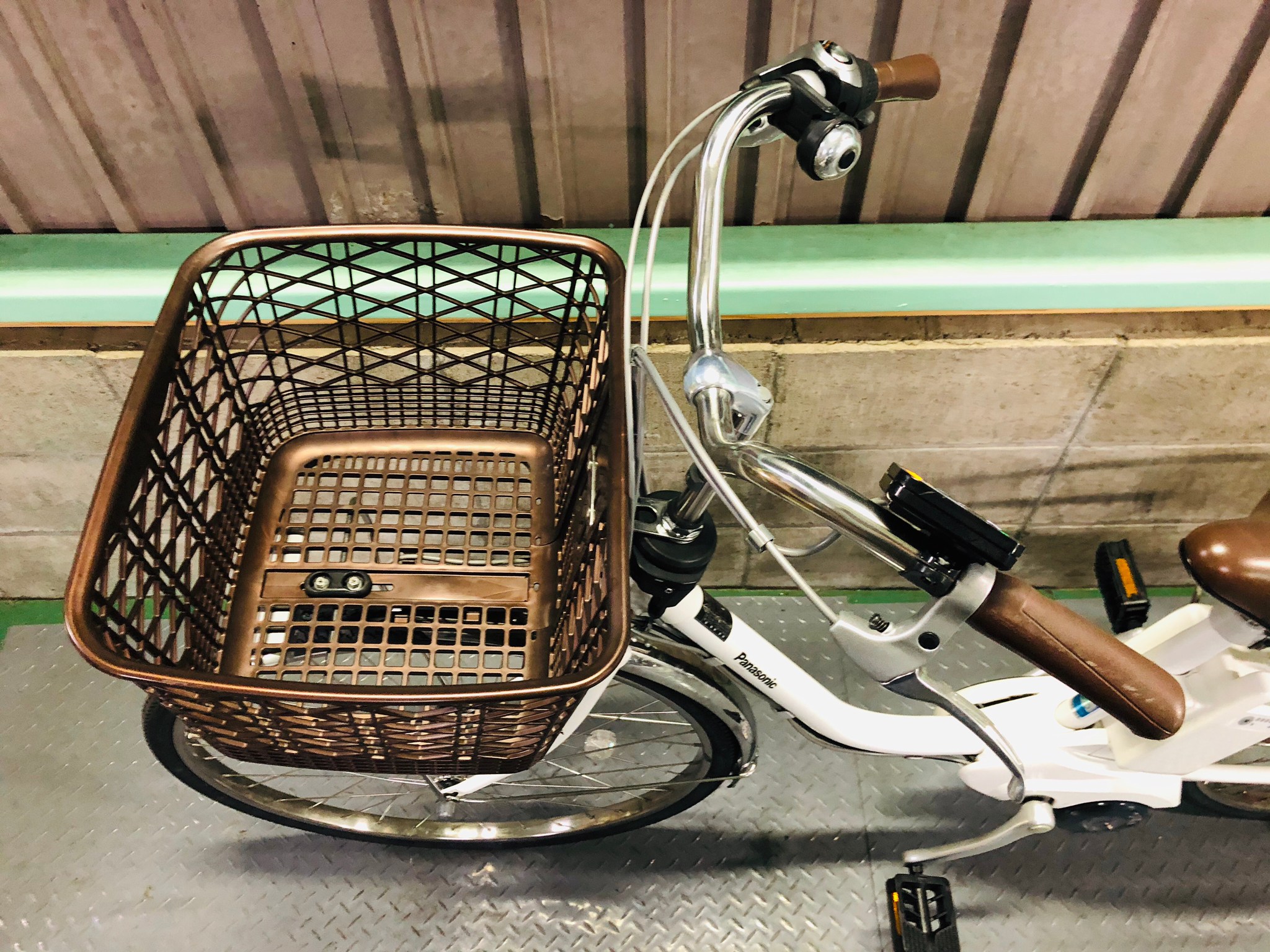 SOLD OUT】電動自転車 パナソニック 最新デジタル 26インチ 白 16Ah