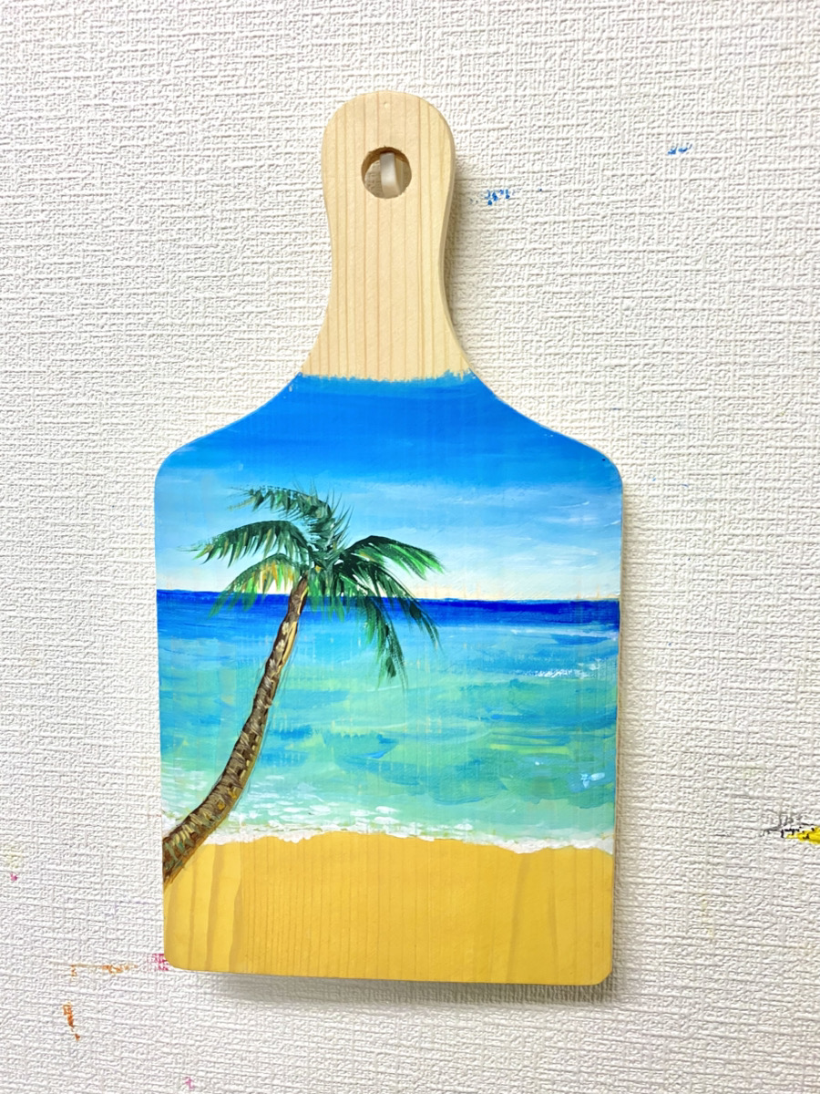 木のカッティングボードに「ハワイのビーチ」を描く！子供でも簡単