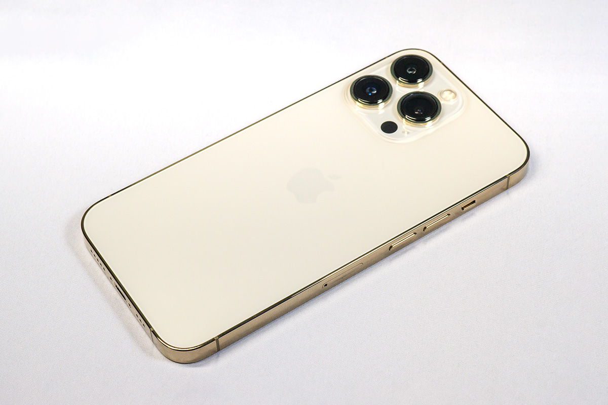 iPhone 13 Pro | b's mono-log