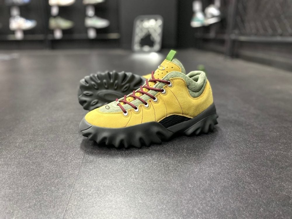 ヤバすぎる限定シューズ」機能もデザインも頂点級！オークリーと