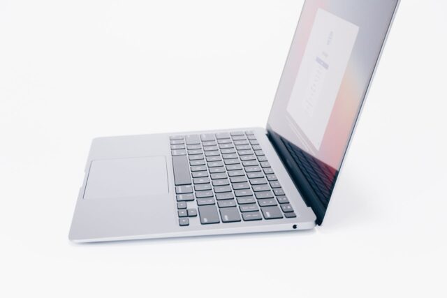 M1 MacBook Air レビュー／Apple独自のM1チップ搭載により驚異的な