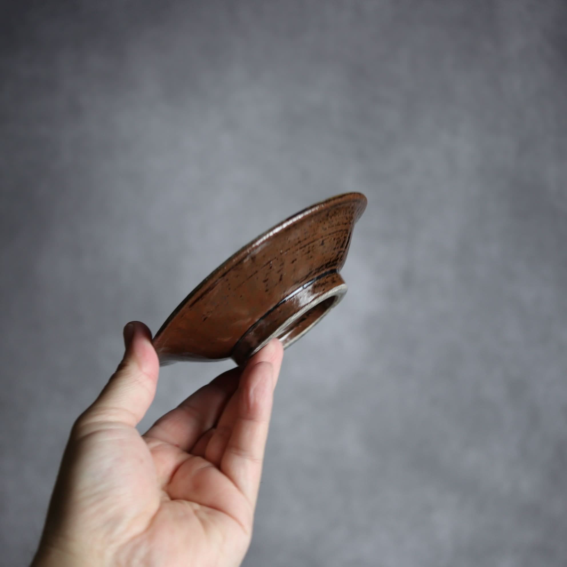 4寸皿1 飴釉 菊唐草 やちむん 陶器 北窯 宮城正享工房｜北窯 宮城正享