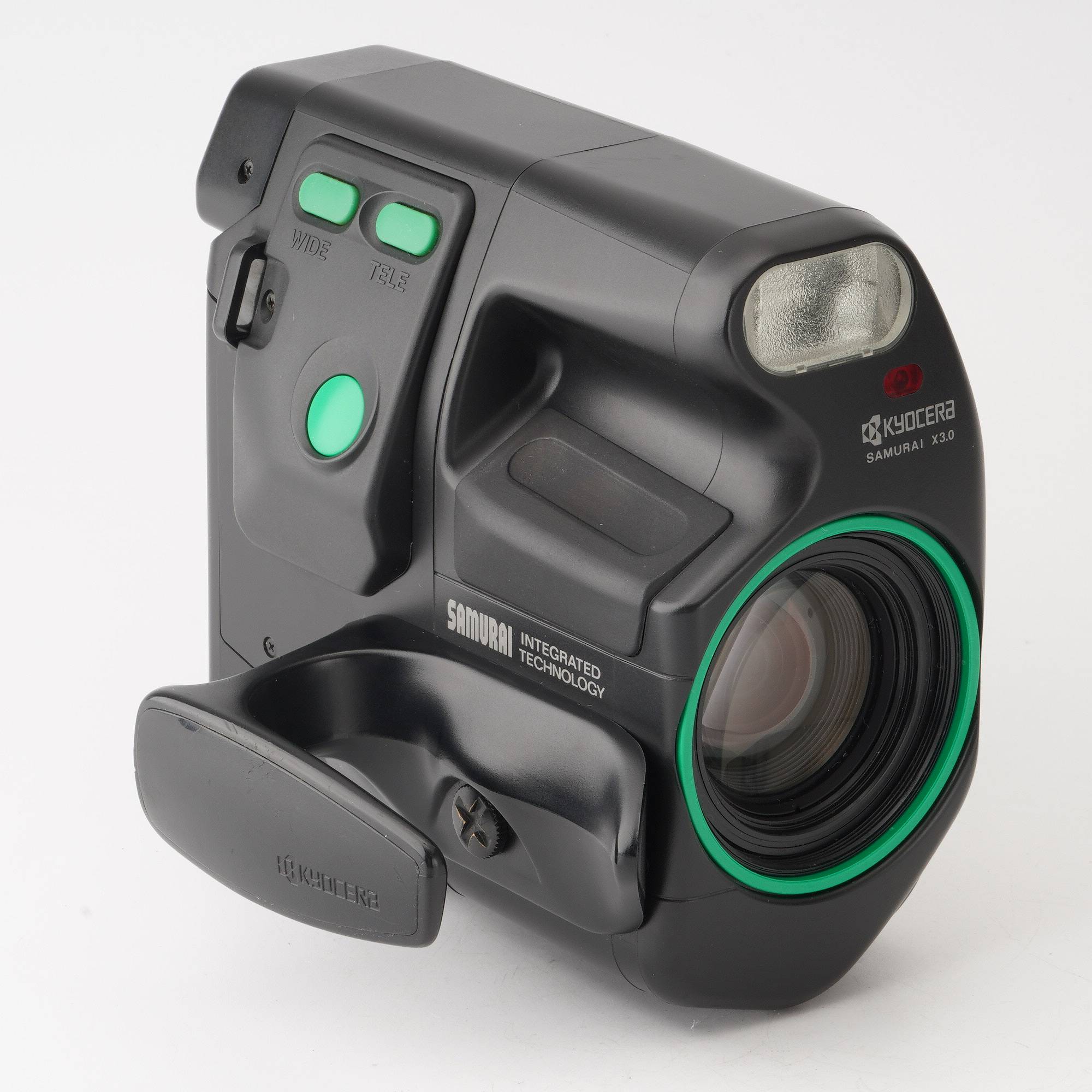 Kyocera SAMURAI X3.0 グリーン / AF ZOOM 25-75mm F3.5-4.3 – Natural