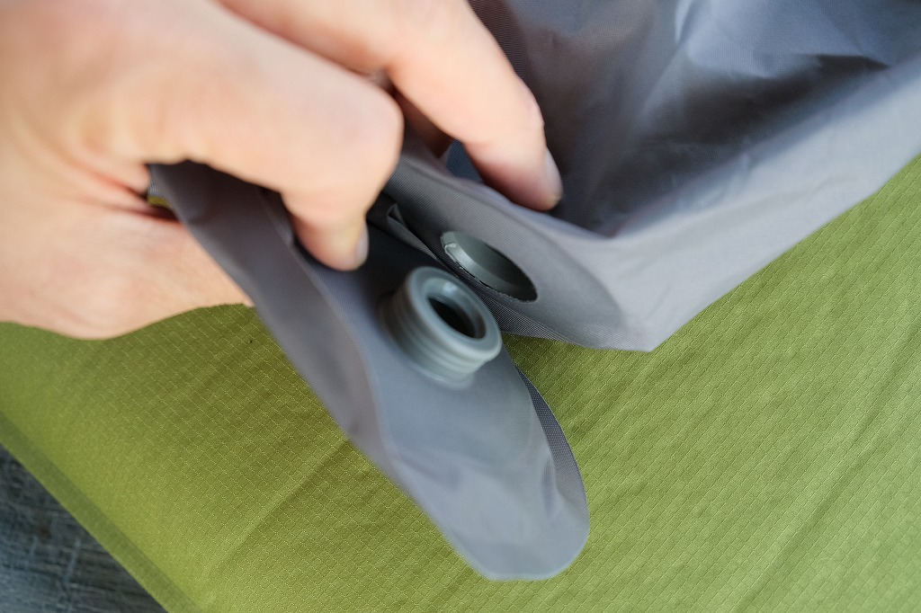 SEA TO SUMMITのポンプがモンベルとエクスペドのエアマットにも使えた