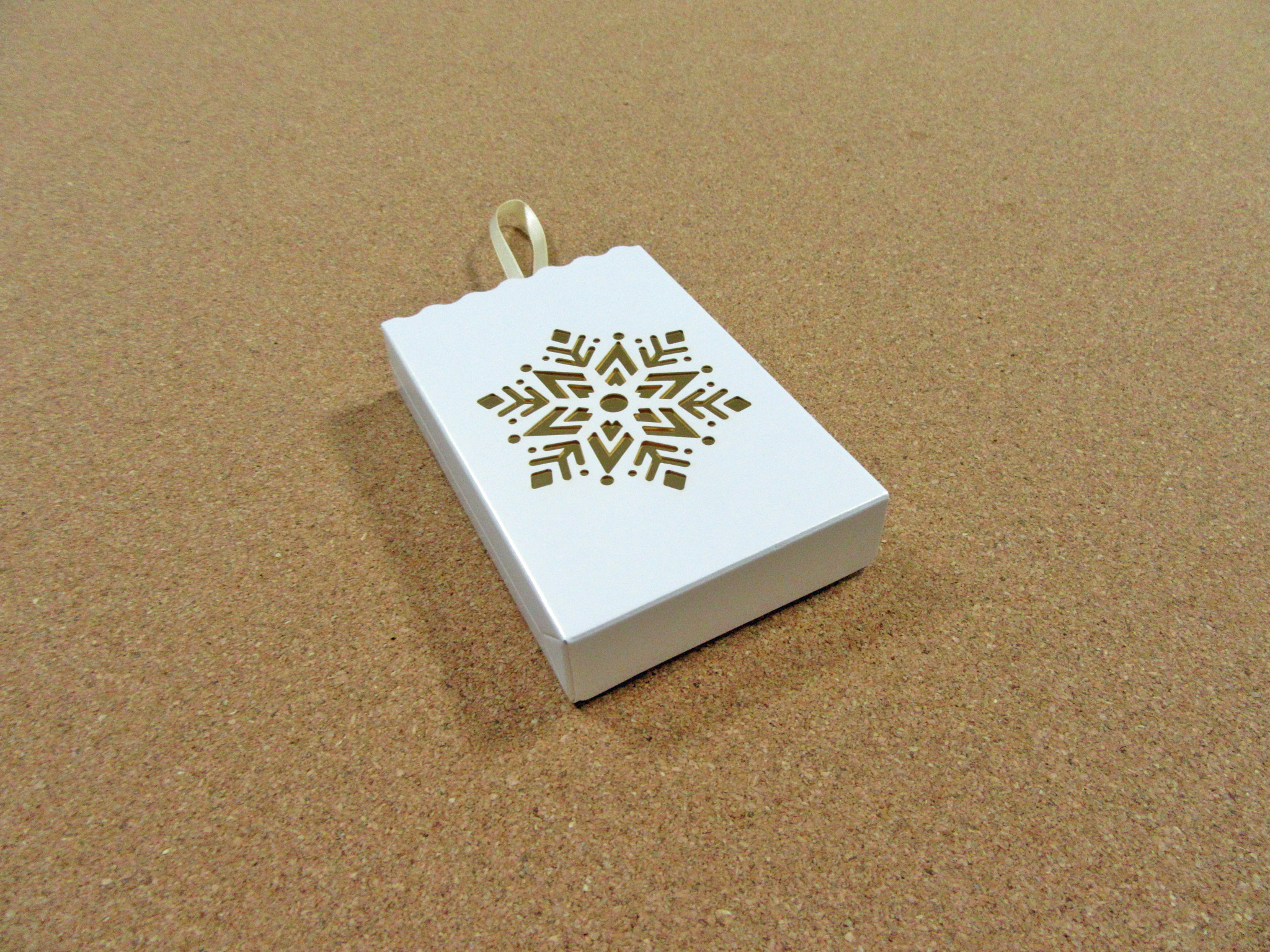 Amazonギフト券ボックスの「クリスマスオーナメント・きらめく雪の結晶