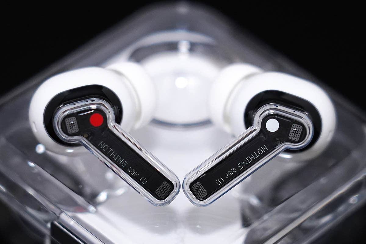 無名ベンチャーの透明イヤホン「Nothing ear(1)」、低価格でも高い完成