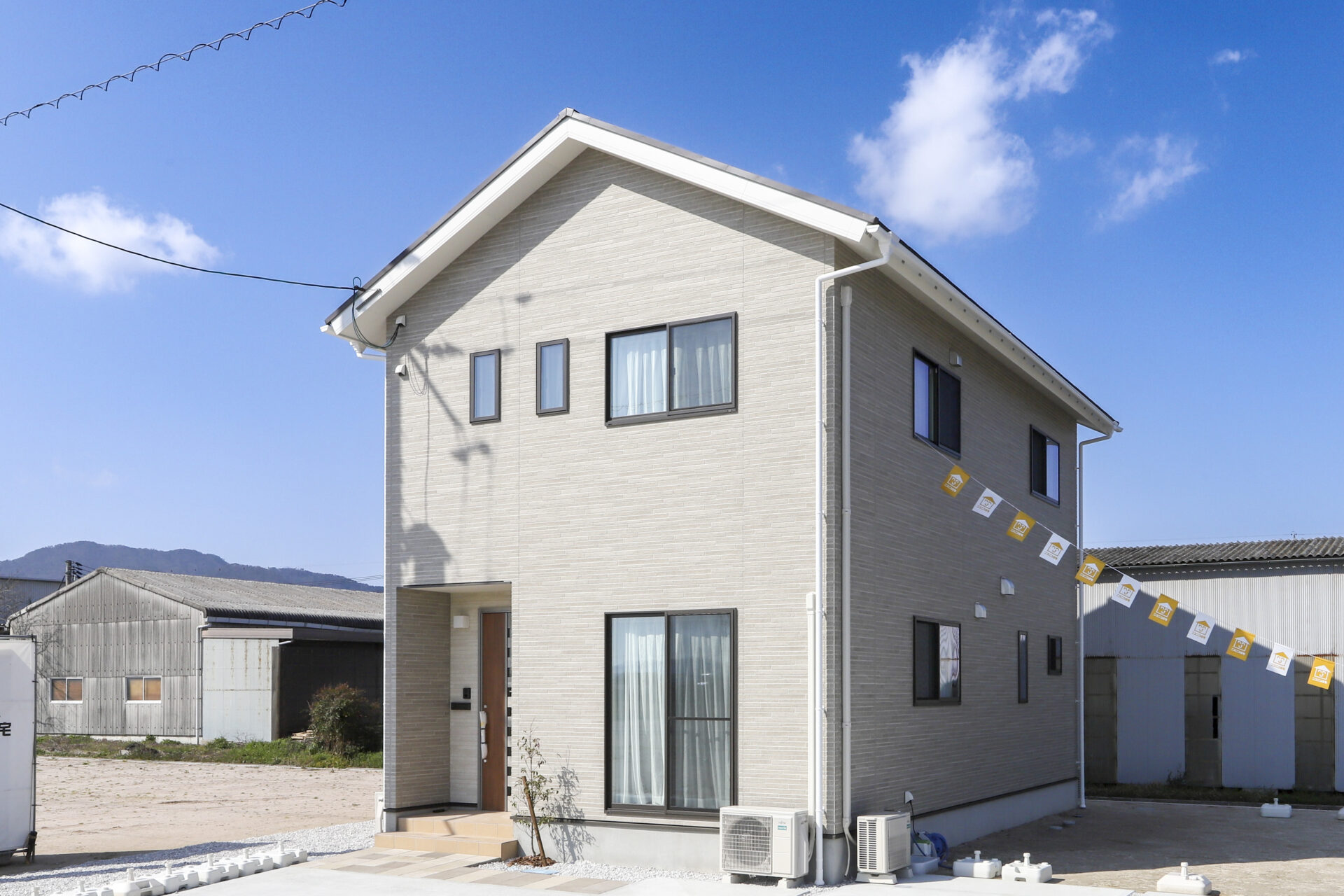 三角屋根のナチュラルな家【S-184】 | ニコニコ住宅