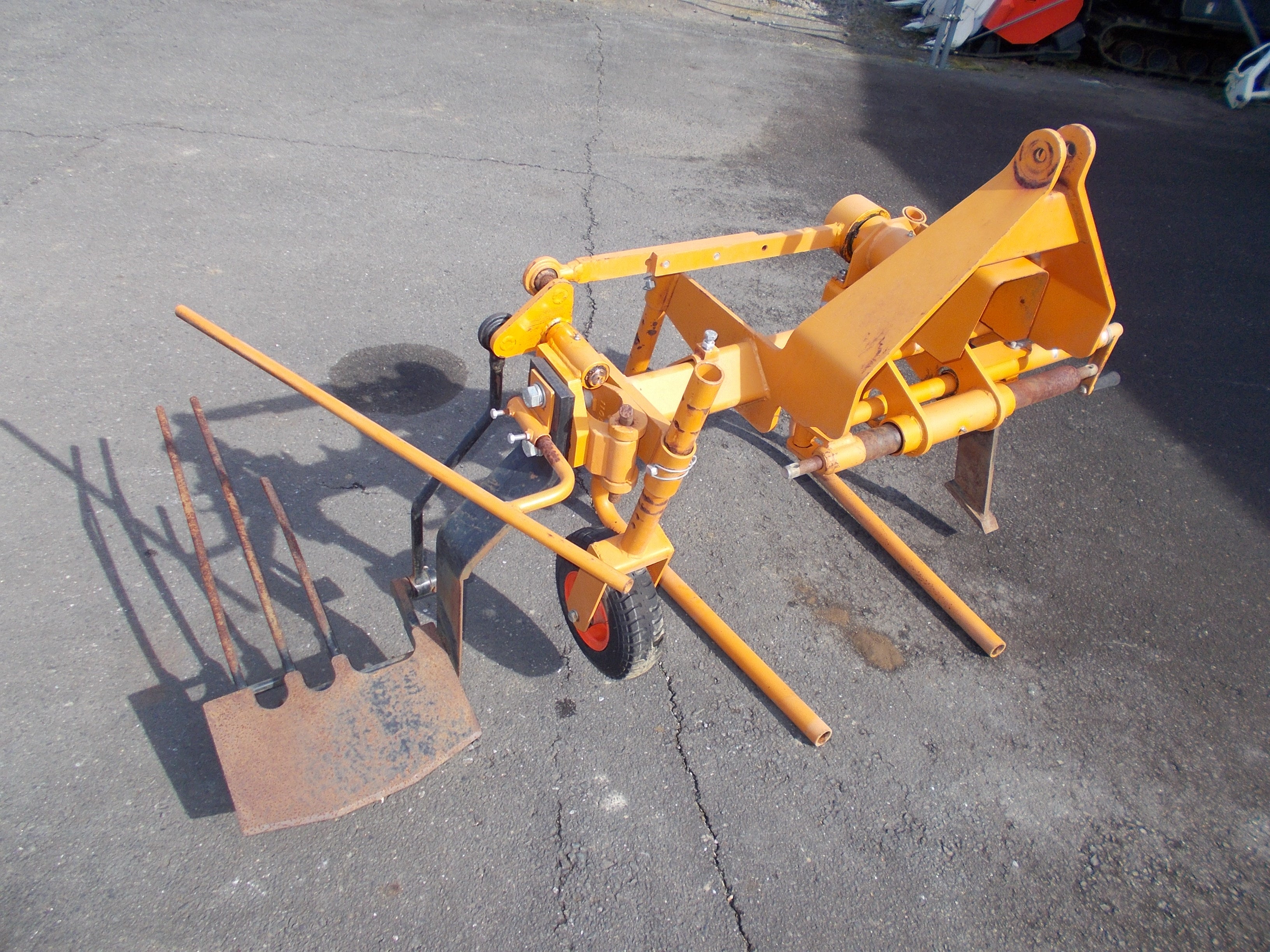 カワベ 中古 ネギ掘取機 N-300 – 農キング