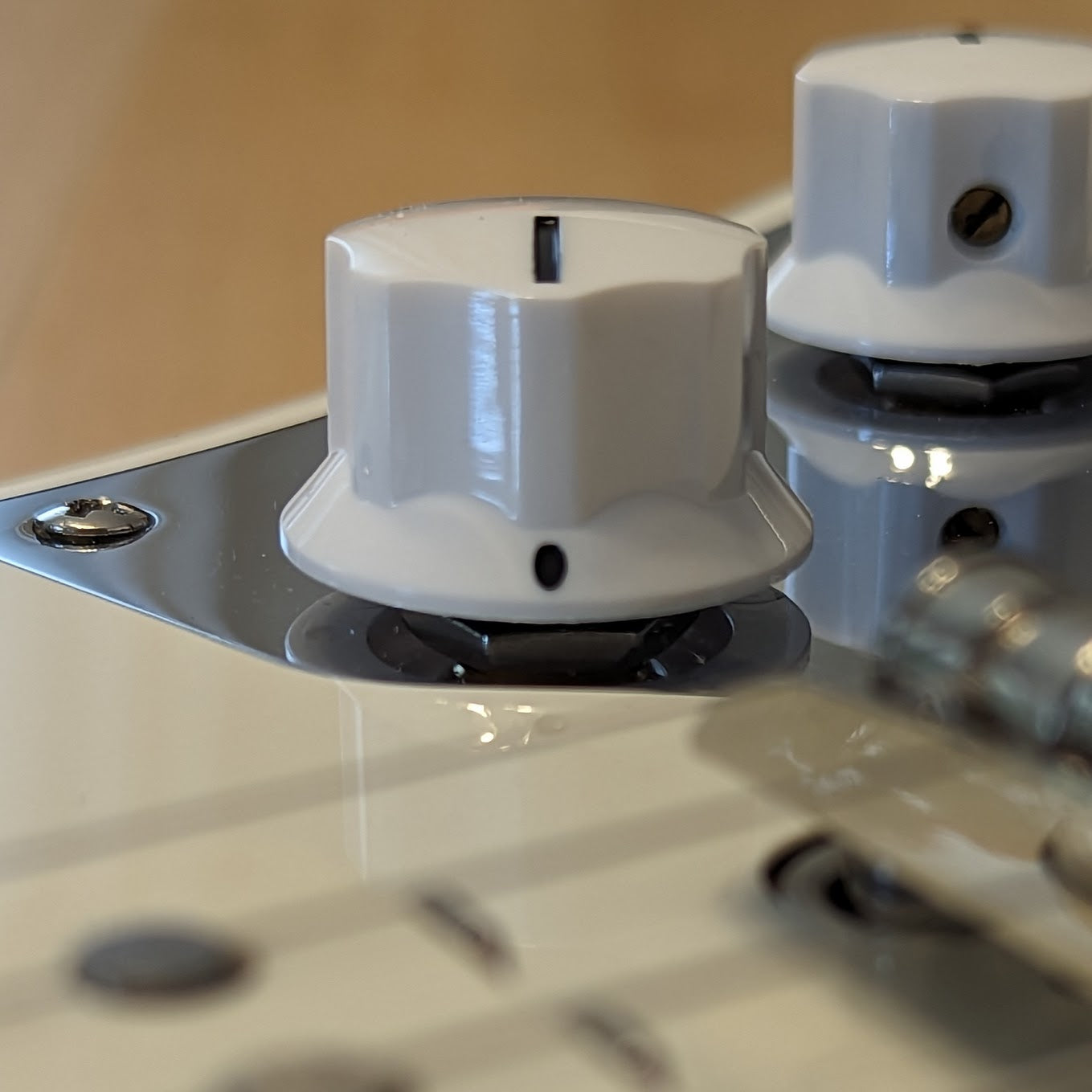 Jaguar/Mustang knob (set of 2) - Solid Shaft - White [CORRECT