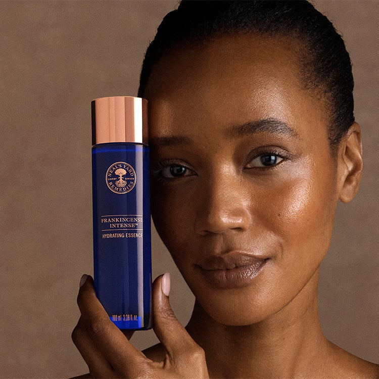 フランキンセンス インテンス ハイドレイティングエッセンス