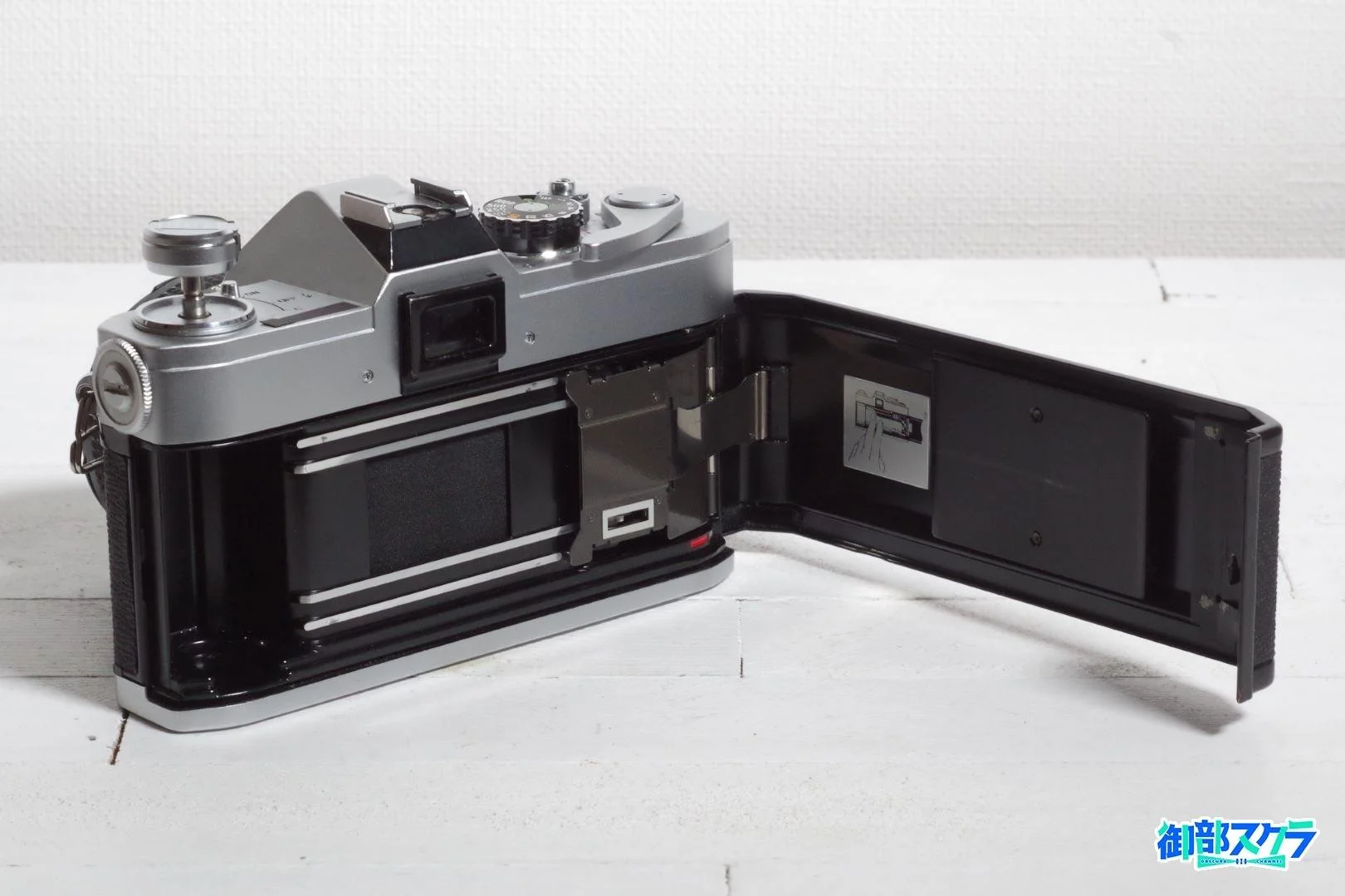 Canon FTb 中級機でも手抜き一切なしのMF一眼レフ – 御部スクラ