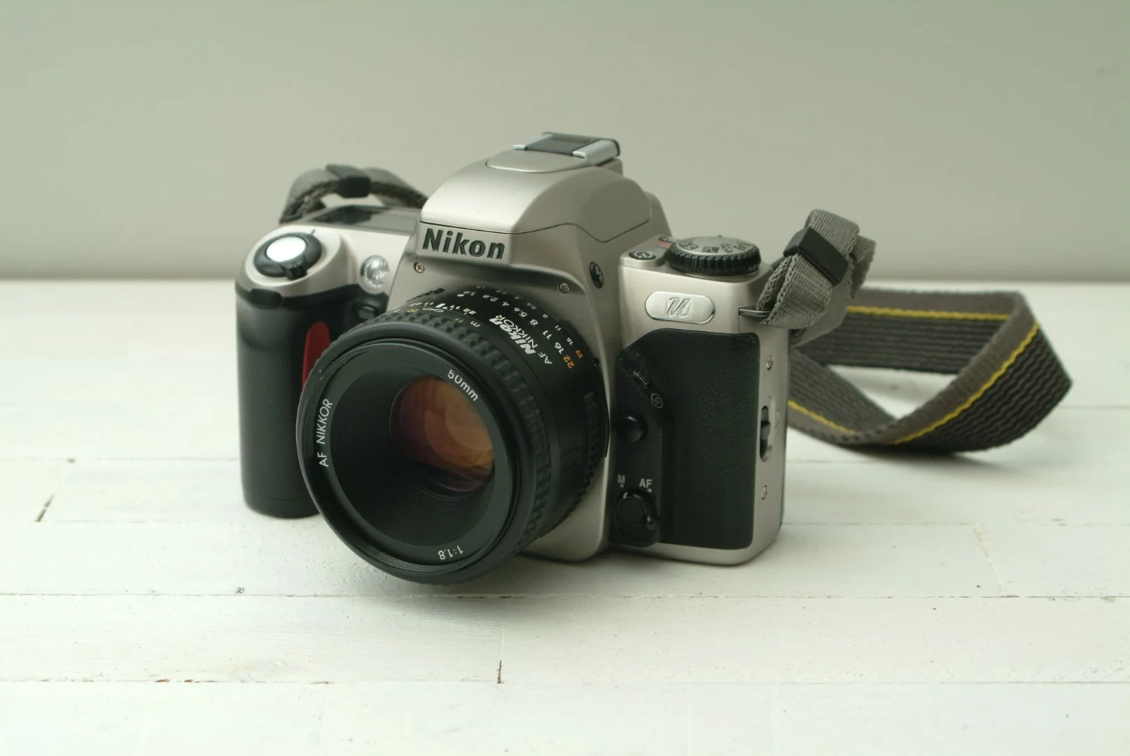 FUJIFILM FinePix S2 Pro デジタルであること自体に価値があった時代の