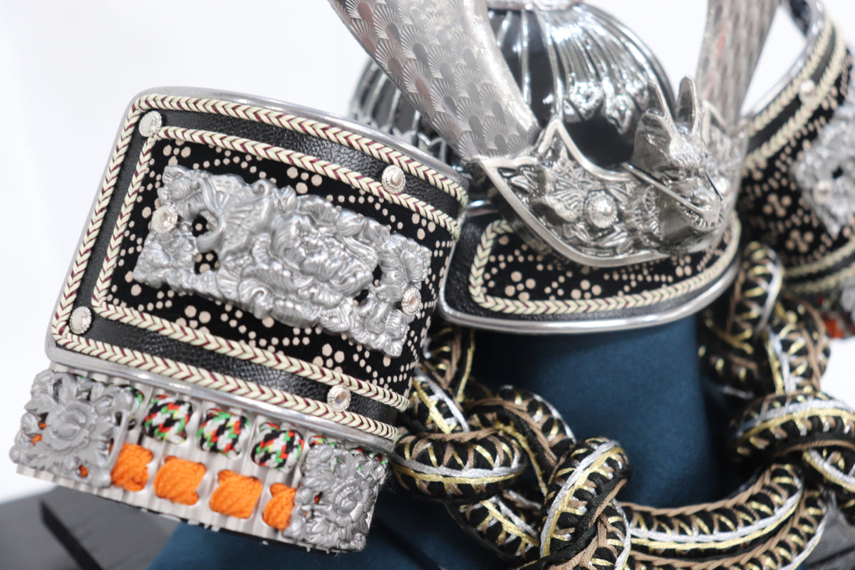 兜平飾り五月人形ケースセット (33cm×27cm×40cm)【送料無料】 – 節句