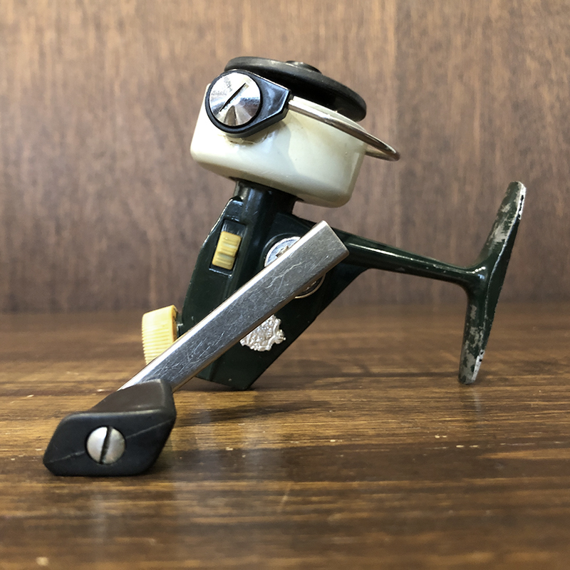 Abu Cardinal 33 Spinning Reel Early Rocket Bail Model Fn741200